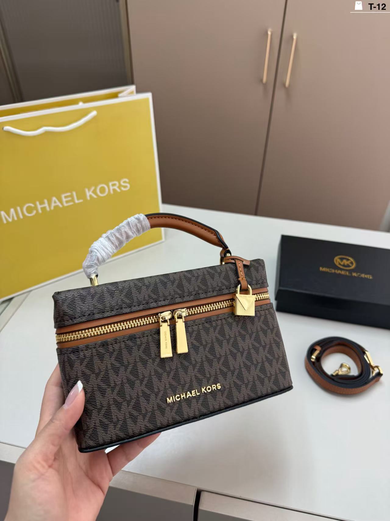 Michael Kors high-quality tote - đánh giá và giá Women'S Tote Bags Michael Kors