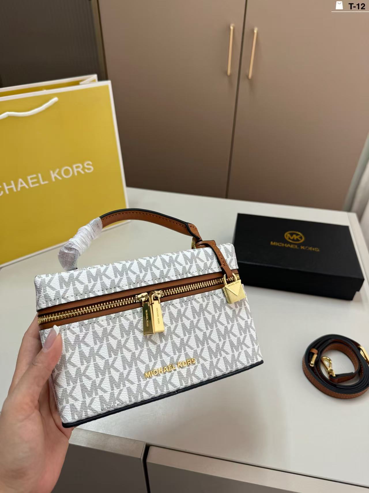 Michael Kors high-quality tote - đánh giá và giá Women'S Tote Bags Michael Kors