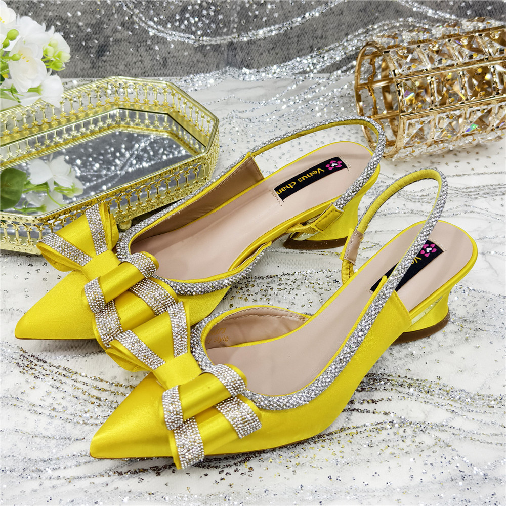 Elegant Yellow Satin Rhineston - đánh giá và giá Women'S Evening Bags